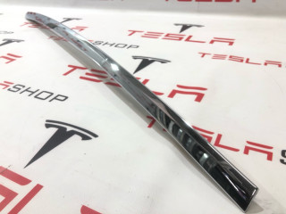 Молдинг подъемной задней двери Tesla Model X 1 поколение 2018, 1032250-00-J