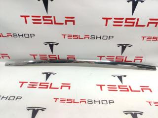 Молдинг подъемной задней двери Tesla Model X 1 поколение 2019, 1032249-00-J