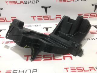 крепление фары левой Tesla Model X 1 поколение [рестайлинг] 2022, 1617912-00-B