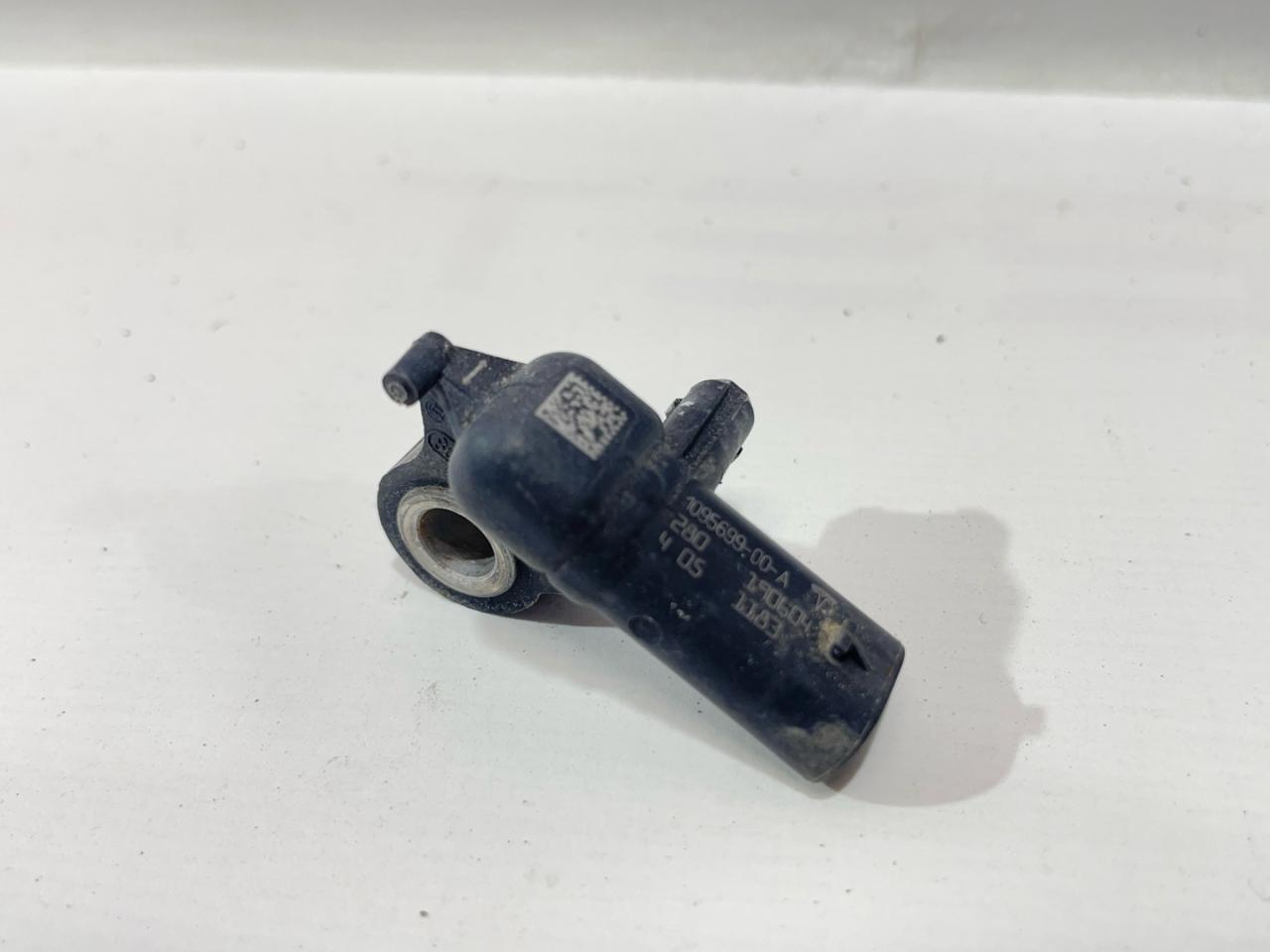 датчик удара Tesla Model 3 1 поколение 2019, 1095699-00-A - фото №1