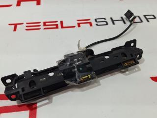кнопка аварийной сигнализации Tesla Model S 1 поколение [2-й рестайлинг] 2022, 1607702-00-D, 1607702-98-B, 1607702-98-D