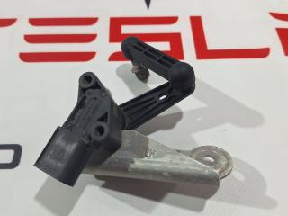 Датчик уровня пневмоподвески Tesla Model X 1 поколение 2018, 1027971-00-A, 6006523-00-B