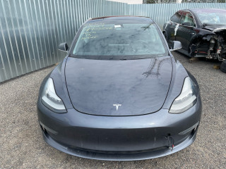 Tesla Model 3 1 поколение