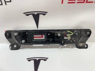 Пластина крепления кронштейна радара Tesla Model 3 1 поколение 2019, 1103760-00-C, 1118289-00-J