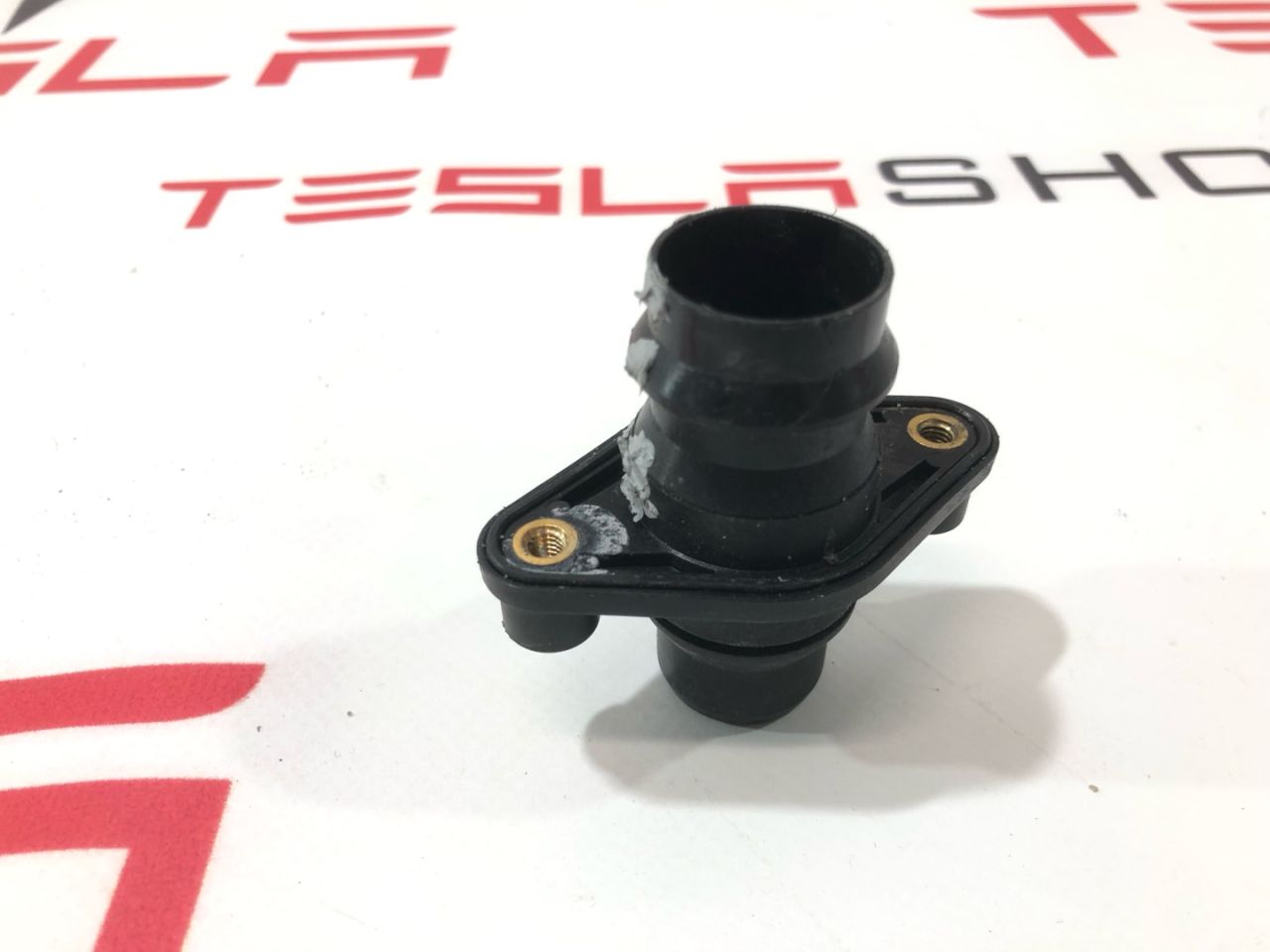 Штуцер Tesla Model Y 1 поколение 2020, 1505074-00-A - фото №1