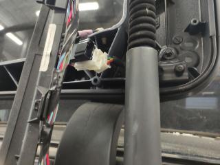 кронштейн (крепление) Tesla Model X 1 поколение (2015 - 2021), 1063441-00-C, 1063441-00-