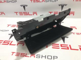 бардачок Tesla Model S 1 поколение 2013, 1035104-00-B, 1009475-00-C, 1003327-08-L, 1002295-00-D