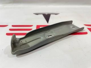 крепление ( кронштейн ) крыла Tesla Model S 1 поколение 2015, 6009029-S0-B