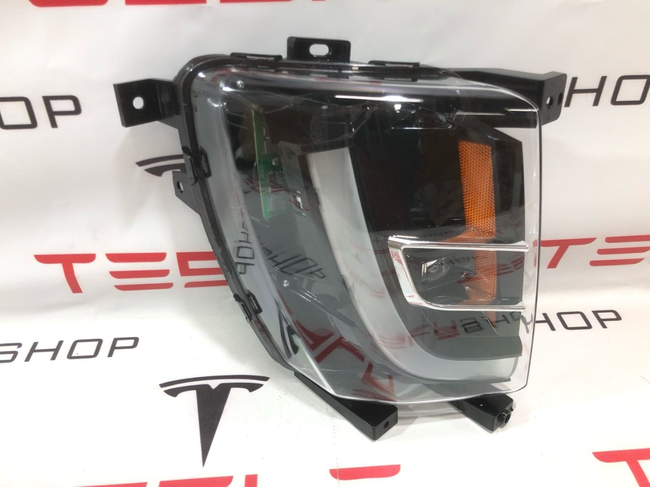 фара противотуманная правая Tesla Model X 1 поколение 2019, 1034327-00-C - фото №1