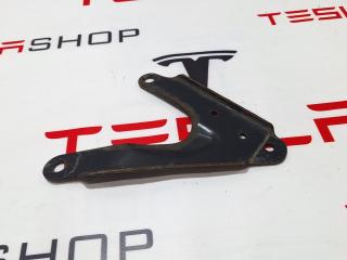 Кронштейн крепления подрамника Tesla Model S 1 поколение 2013, 600848900B