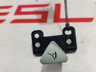 Кнопка открытия бардачка Tesla Model X 1 поколение 2016, 6008906-00-C