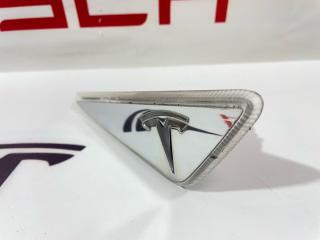 повторитель поворотов Tesla Model S 1 поколение 2015, 6007699-00-C