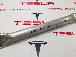 распорка стоек Tesla Model S 1 поколение 2013, 1007924-00-E