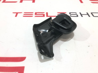 Кронштейн крепления петли (фиксатора) багажа Tesla Model X 1 поколение 2018, 1060012-00-D