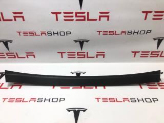 накладка двери (крышки) багажника Tesla Model S 1 поколение 2013, 1009236-00-H, 1009255-00-G