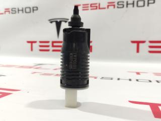 насос (моторчик) омывателя стекла Tesla Model S 1 поколение [2-й рестайлинг] (2021 - 2025), 1629234-00-A, 1WP0101