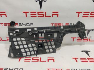 Кронштейн обшивки багажного отделения Tesla Model X 1 поколение 2016, 1048064-00-D
