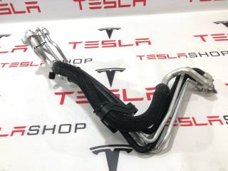 трубка кондиционера Tesla Model S 1 поколение [2-й рестайлинг] (2021 - 2025), 1588298-00-B