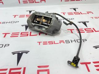 суппорт передний правый Tesla Model 3 1 поколение 2019, 1044722-00-D, 1044622-00-E
