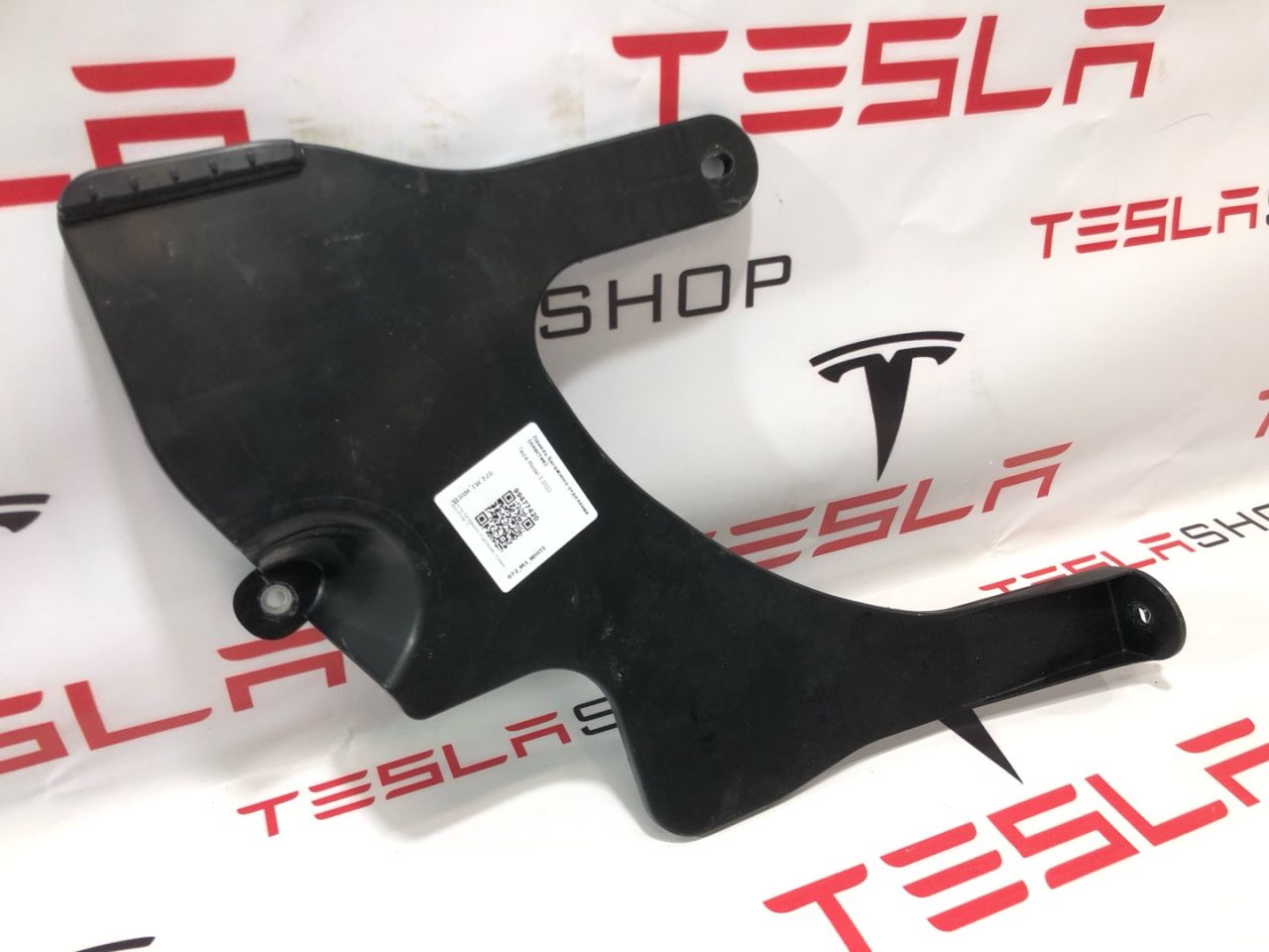 Панель багажного отделения (пластик) Tesla Model 3 1 поколение 2022, 1500372-00-A - фото №1