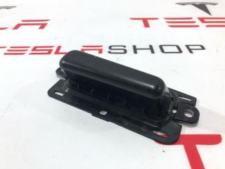 Ручка внутренняя закрытия крышки багажника Tesla Model X 1 поколение 2018, 1050409-00-D