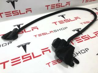 уплотнитель двери Tesla Model S 1 поколение [2-й рестайлинг] (2021 - 2025), 1615099-00-B