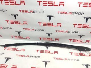 Накладка закрытия подъемной задней двери Tesla Model X 1 поколение 2019, 1037559-00-D