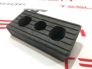 Опора под домкрат (подушка) Tesla Model S 1 поколение 2013, 1009124-00-C
