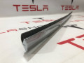 молдинг двери передней правой Tesla Model S 1 поколение [рестайлинг] 2016, 1038394-00-A, 1095920-00-C - фото №4