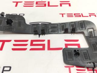 Кронштейн крепления фары противотуманной левой Tesla Model Y 1 поколение 2020, 1493747-00-A