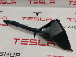 Водосборник крышки багажника Tesla Model X 1 поколение 2016, 1072420-00-C, 1060446-00-A, 1046658-00-E