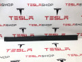 молдинг двери передней левой Tesla Model X 1 поколение [рестайлинг] 2022, 1035201-00-D, 1035119-00-E - фото №2