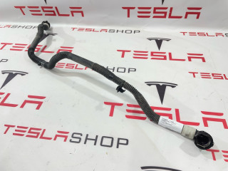 Патрубок системы охлаждения основной батареи Tesla Model 3 1 поколение 2019, 1077597-00-D