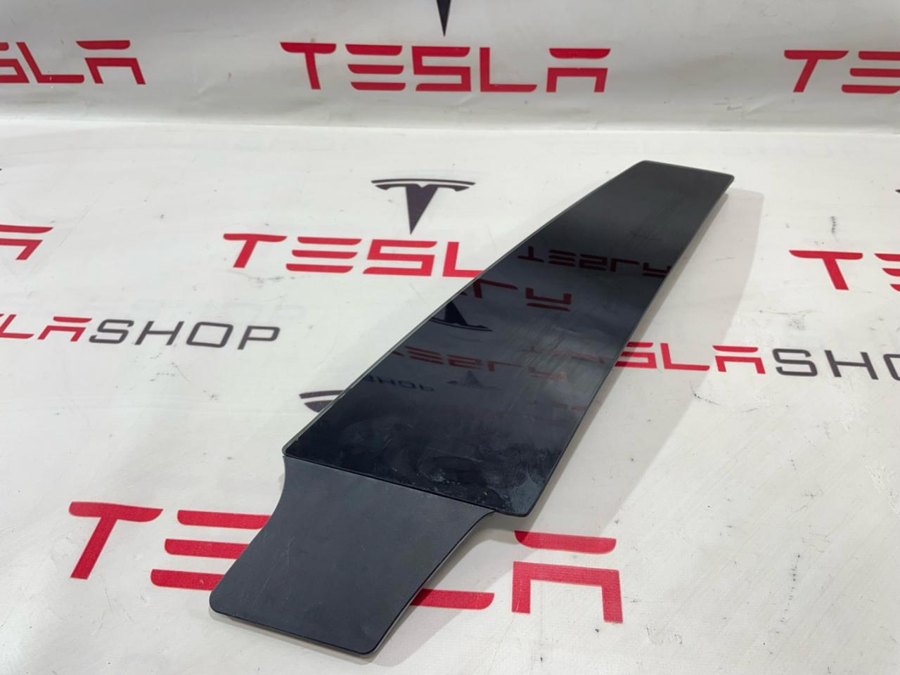 Накладка стойки B, наружная Tesla Model S 1 поколение 2015, 1004534-00-B, F14942 - фото №1