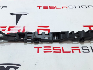 Кронштейн накладки, стойки В Tesla Model X 1 поколение 2018, 1053721-00-C
