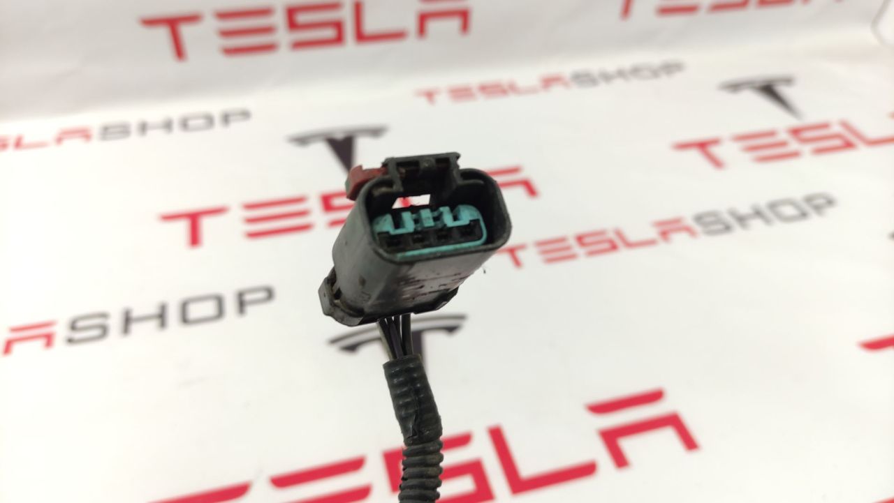 разъем (фишка) проводки Tesla Model S 1 поколение (2012 - 2016), 1004430-00-H - фото №1