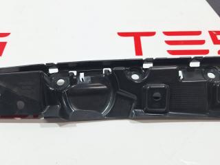 Кронштейн накладки, стойки A Tesla Model S 1 поколение [2-й рестайлинг] (2021 - 2025), 1585790-00-D
