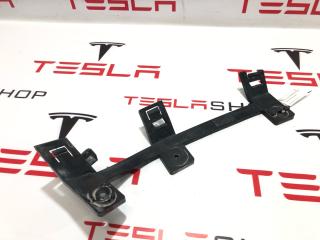 Направляющая фары Tesla Model X 1 поколение 2016, 1046959-00-F