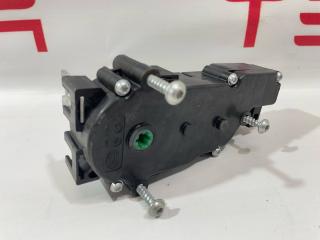 электропривод багажника Tesla Model S 1 поколение 2015, 1003549-00-B, A2047500060, A2127400335, 6NW00942479