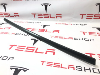 молдинг двери задней левой Tesla Model 3 1 поколение 2022, 1080745-01-F