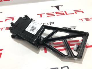 Блок контроля стояночного тормоза Tesla Model X 1 поколение 2019, 1007618-00-E