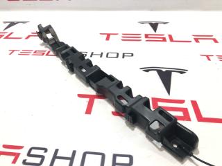 Кронштейн накладки, стойки В Tesla Model X 1 поколение 2019, 1053721-00-C