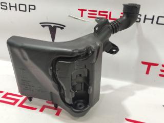 бачок омывателя Tesla Model 3 1 поколение 2018, 1096062-00-D