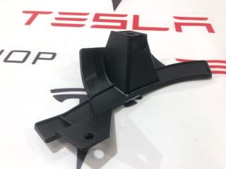 крепление бампера Tesla Model S 1 поколение [рестайлинг] 2020, 1074903-00-C