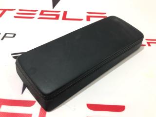 Подлокотник центральной консоли Tesla Model X 1 поколение 2019, 1024238-05-B, 1046444-22-D, 105730234