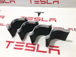Панель подстаканника Tesla Model X 1 поколение 2019, 1058082-00-C