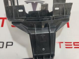 кронштейн (крепление) Tesla Model X 1 поколение 2016, 1046331-00-C