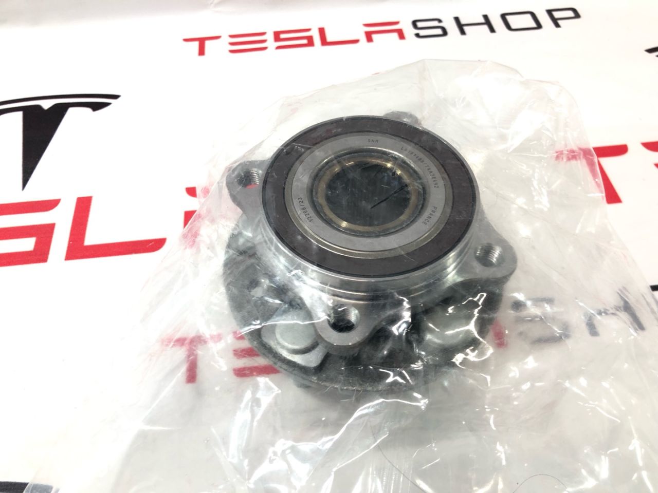 ступица передняя Land Rover Range Rover Velar 1 поколение 2021, LR137488, T4A38492 - фото №1