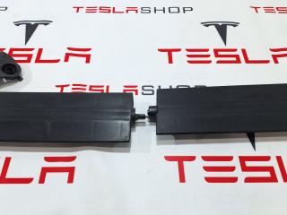 Корпус центрального люверса Tesla Model S 1 поколение [2-й рестайлинг] (2021 - 2025), 158820900B, 1750100-00-A, 1588215-00-A, 1588212-00-B, 1588211-00-B