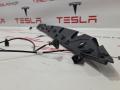 Датчик прижатия (накладка крышки багажника) Tesla Model X 1 поколение 2019, 1036579-00-C, 1056299-00-D - фото №4